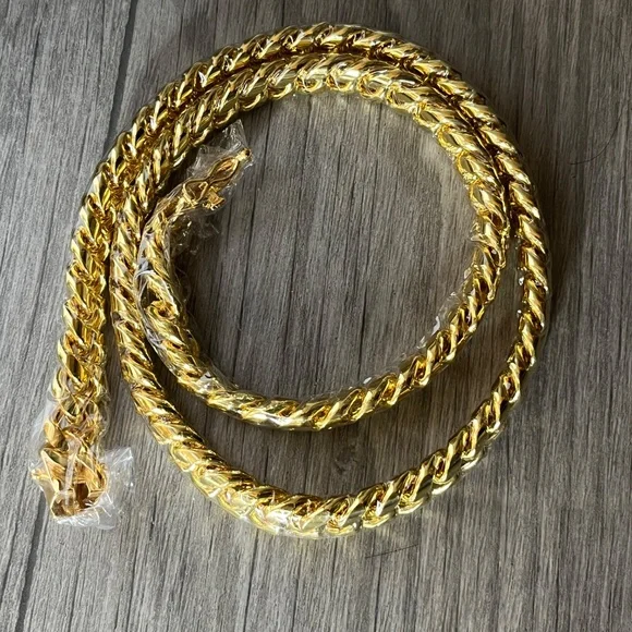 Kay Jewelers 14K Gold plated herringbone Cuban chain men’s necklace